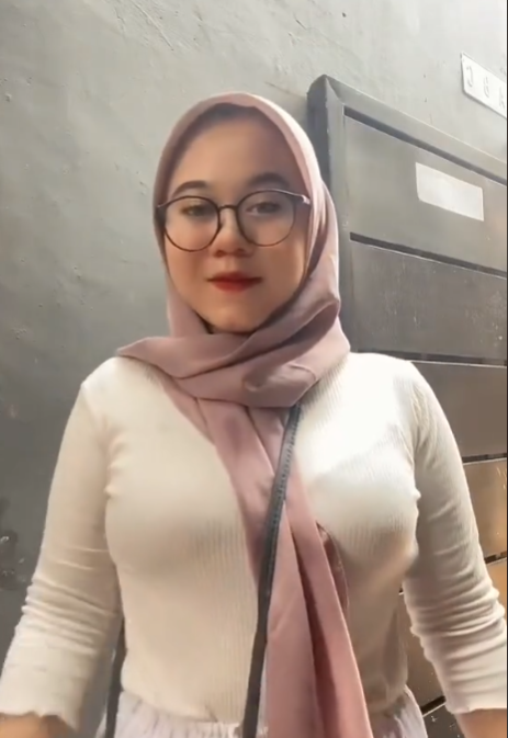 Bokep Viral! Ukhti Mainin Dirumah Pas Kosong!